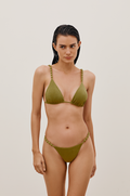 gid://shopify/Product/9595884339421