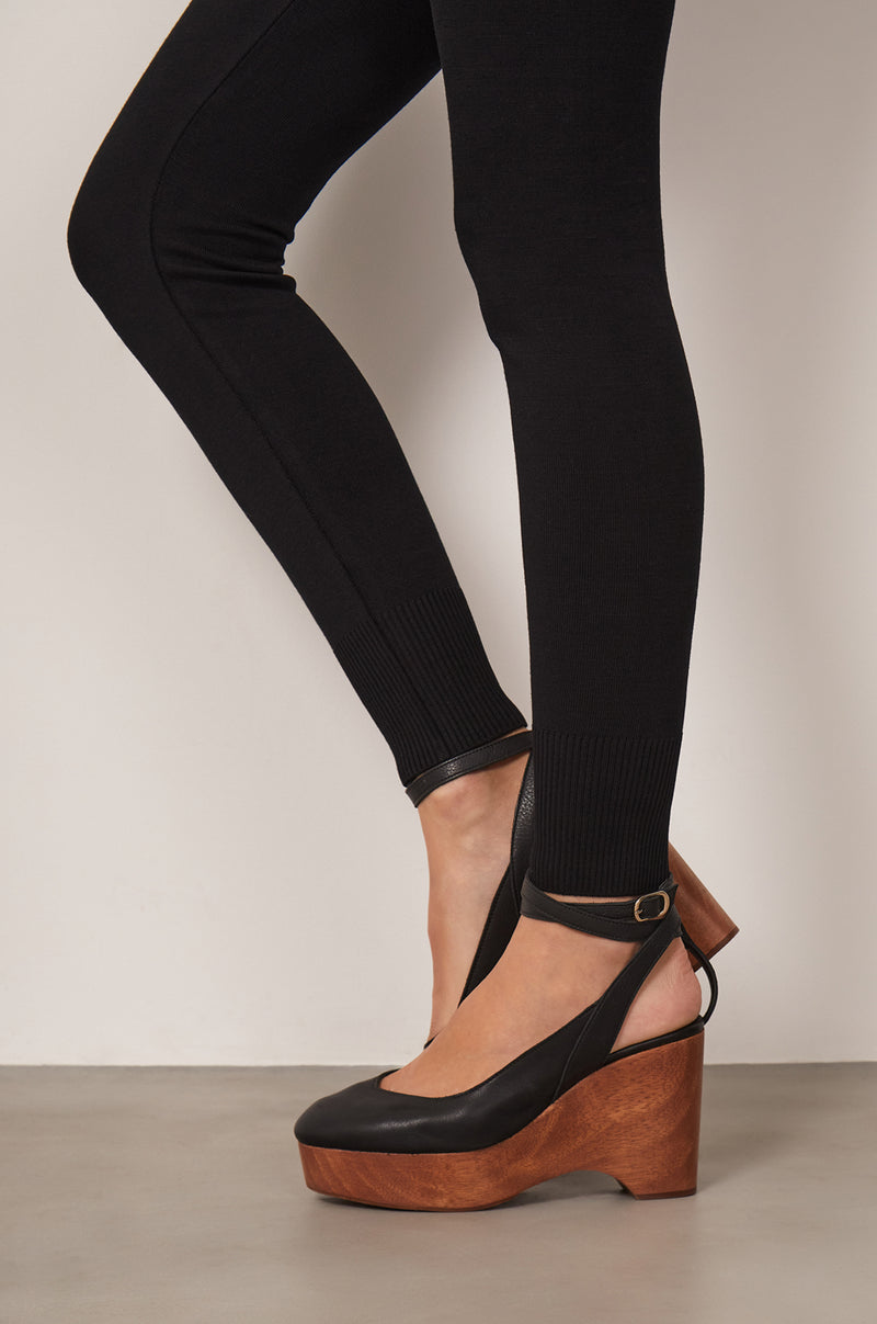 gid://shopify/Product/9595966783709