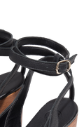 gid://shopify/Product/9595966783709